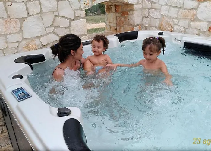 Trulli Eutopia Остуни