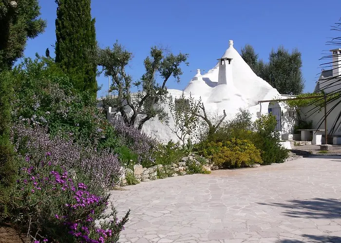 Trulli Eutopia * オストゥーニ